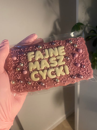 CZEKOLADA Z WZOREM W MALINY/KWIATY