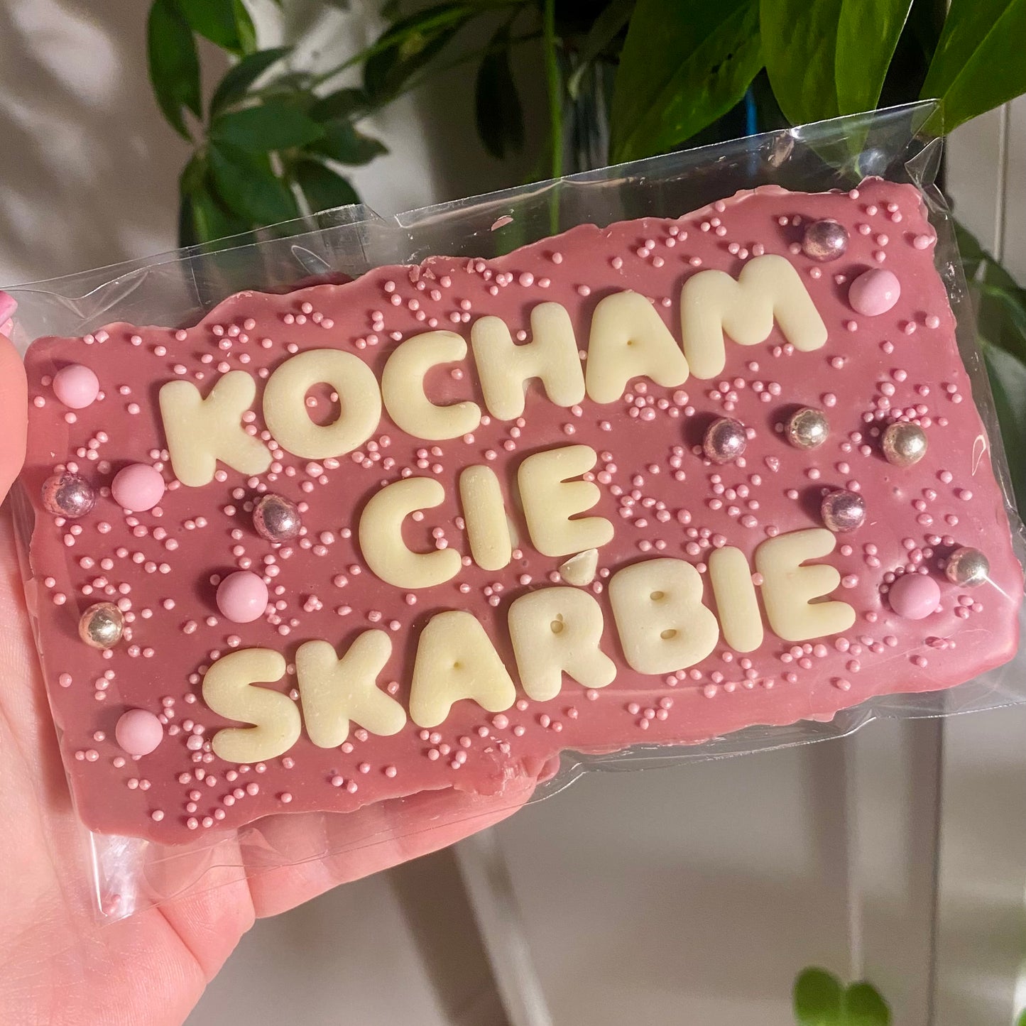 CZEKOLADA Z WZOREM W MALINY/KWIATY